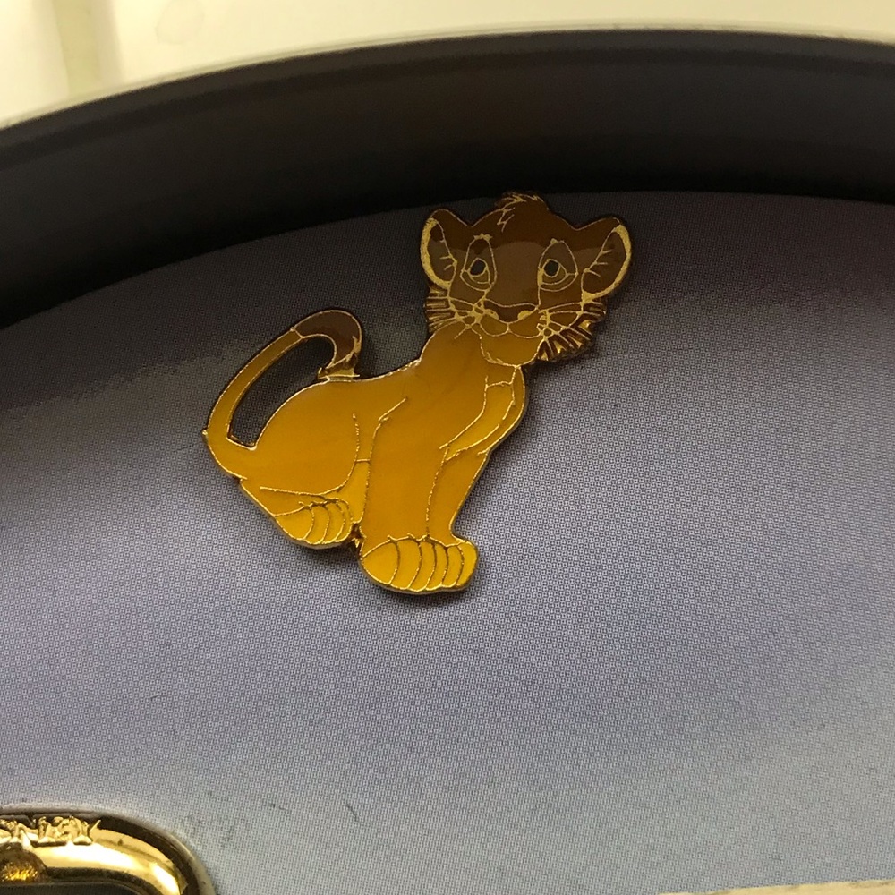 DISNEY’S The Lion King Collectors Edition Watch - Picture 5 of 5